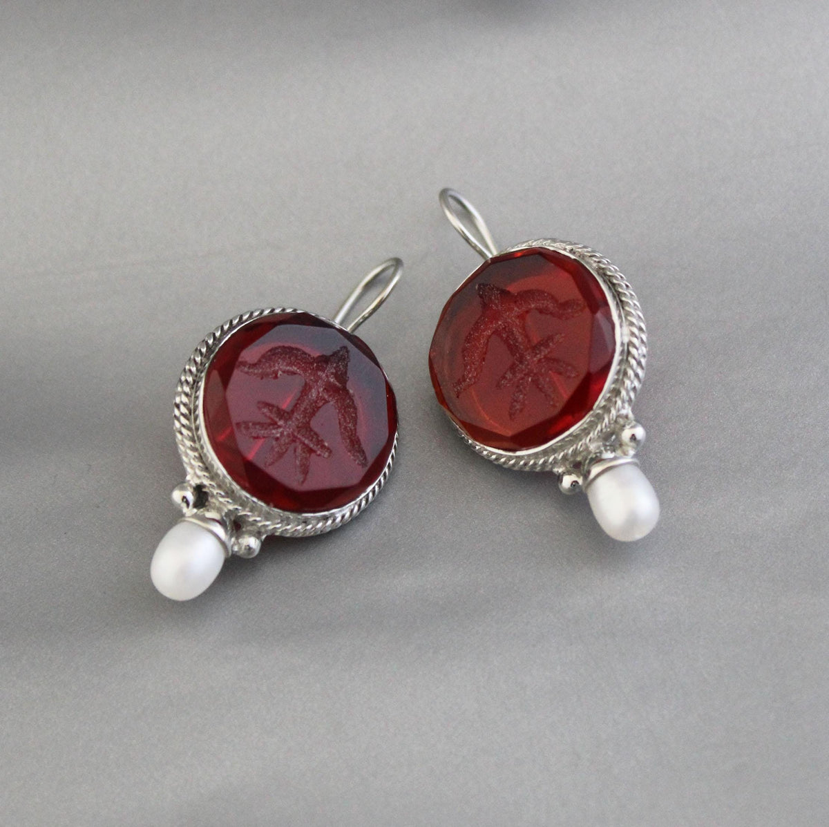 Red Crystal Fleur-de-lis Intaglio Earrings, Victorian Style, 925 Sterling Silver, photo 5