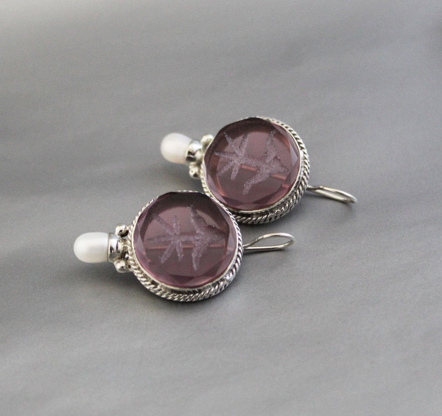 Purple Fleur-de-lis Intaglio Earrings, Bridal Pearls, Gold, photo 5