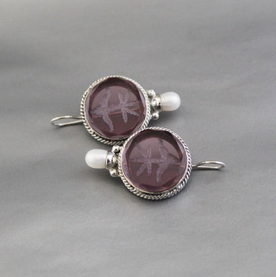 Purple Fleur-de-lis Intaglio Earrings, Bridal Pearls, Gold, photo 6