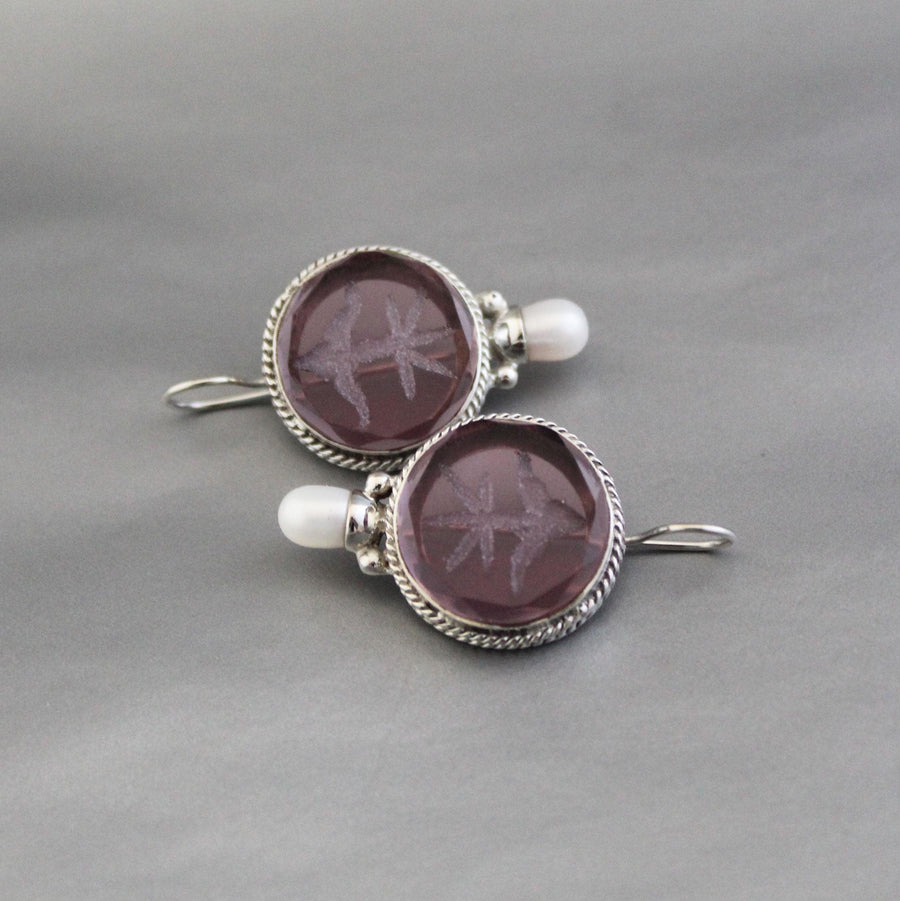 Purple Fleur-de-lis Intaglio Earrings, Bridal Pearls, Gold, photo 6