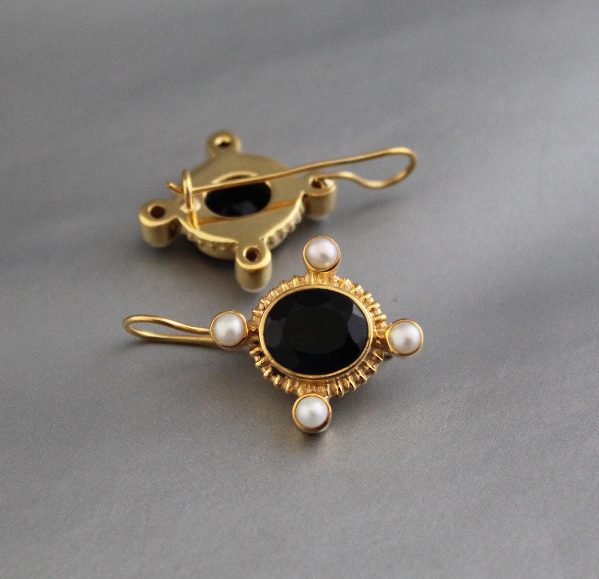 Black Onyx Intaglio Earrings, Vintage Gold and Pearl, photo 5