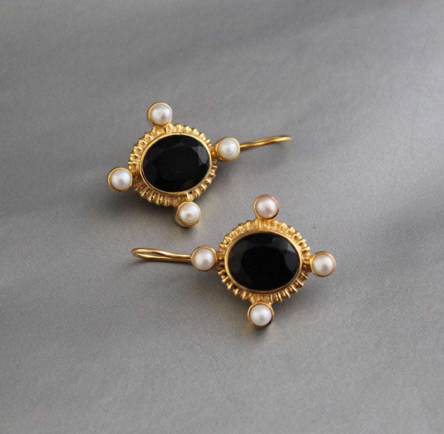 Black Onyx Intaglio Earrings, Vintage Gold and Pearl, photo 3