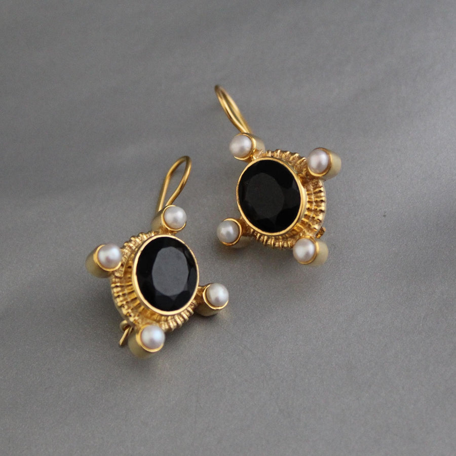Black Onyx Intaglio Earrings, Vintage Gold and Pearl, photo 7