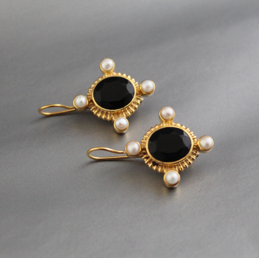 Black Onyx Intaglio Earrings, Vintage Gold and Pearl, photo 6