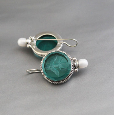 Green Fleur-de-lis Intaglio Earrings, 1920s Art Deco Pearls, photo 2