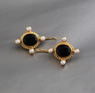 Black Onyx Intaglio Earrings, Vintage Gold and Pearl, photo 2