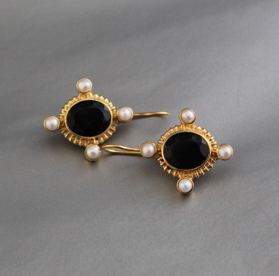 Black Onyx Intaglio Earrings, Vintage Gold and Pearl, photo 2