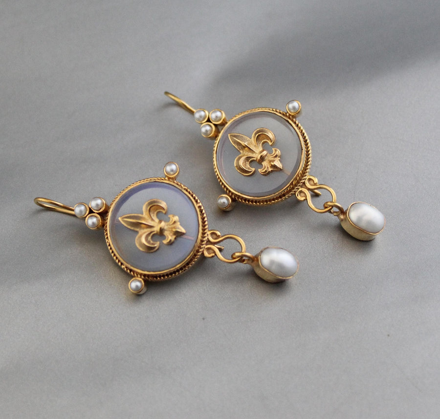 Fleur-de-lis Intaglio Earrings, Victorian Bridal Style, Gold Plated, photo 5