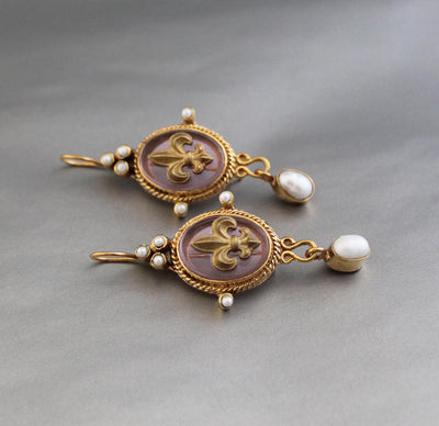 Fleur-de-lis Intaglio Glass Earrings, Victorian Art Deco Style, Gold Plated, photo 5