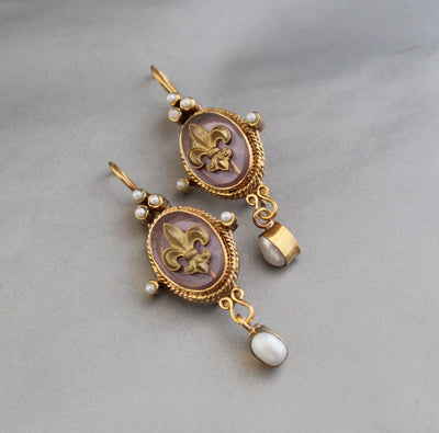 Fleur-de-lis Intaglio Glass Earrings, Victorian Art Deco Style, Gold Plated, photo 2