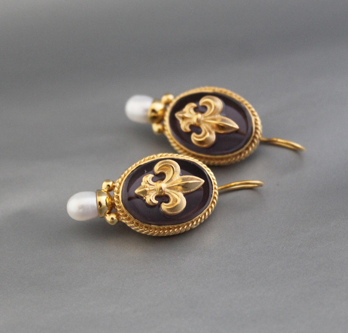 Fleur-de-lis Intaglio Earrings, Victorian Pearl Accent, Gold Plated, photo 4