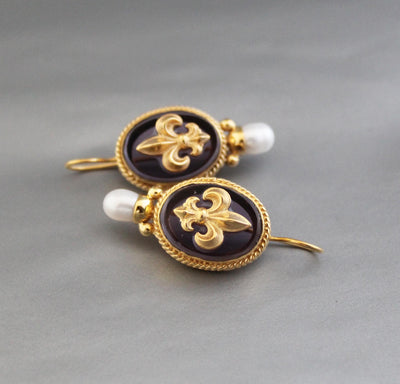 Fleur-de-lis Intaglio Earrings, Victorian Pearl Accent, Gold Plated, photo 8