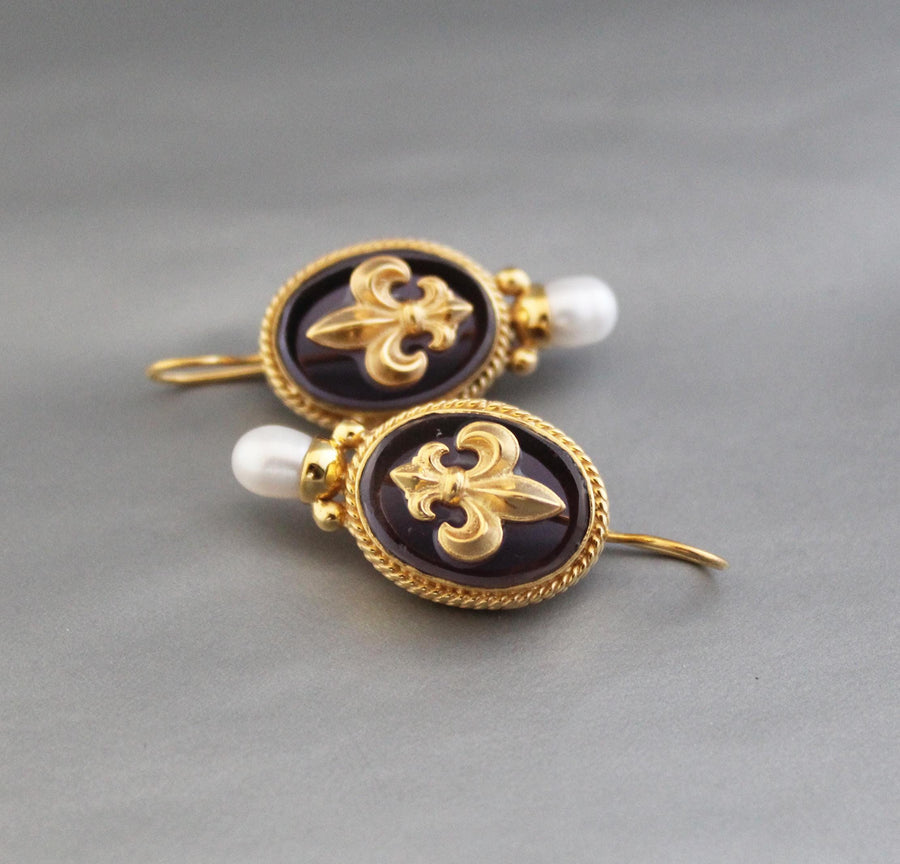 Fleur-de-lis Intaglio Earrings, Victorian Pearl Accent, Gold Plated, photo 8