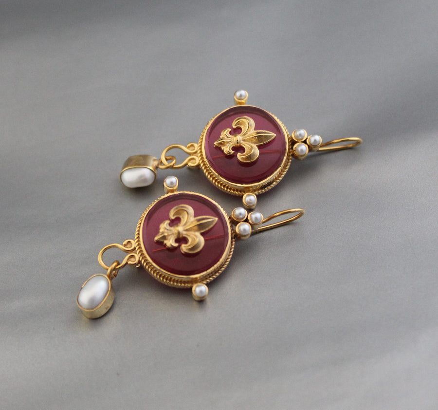 Red Fleur-de-lis Intaglio Earrings, Victorian Dangles, Gold Plated, photo 2