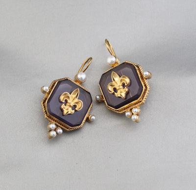 Purple Fleur-de-lis Intaglio Earrings, Victorian Art Deco Style, Gold Plated, photo 2