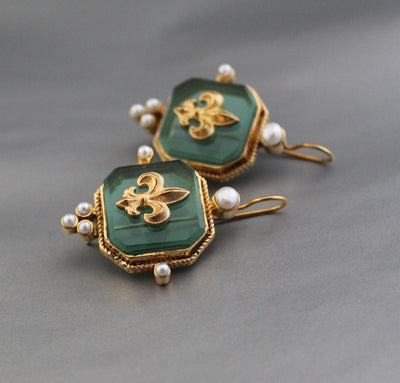 Green Fleur-de-lis Intaglio Earrings, Victorian Style, Gold Plated, photo 6