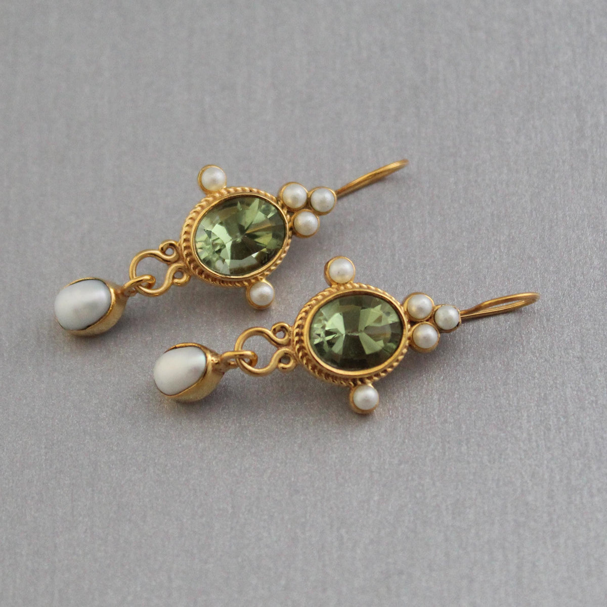 Green Intaglio Glass Earrings, Vintage Art Deco Style, photo 4