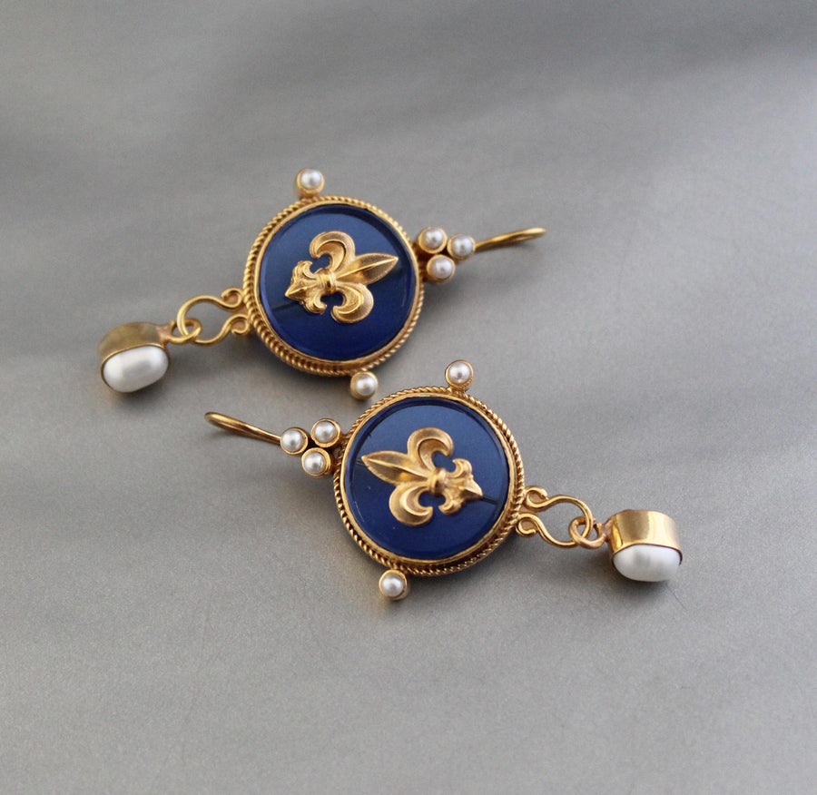 Fleur-de-lis Intaglio Glass Earrings, Handmade Bridal, Gold Plated, photo 4