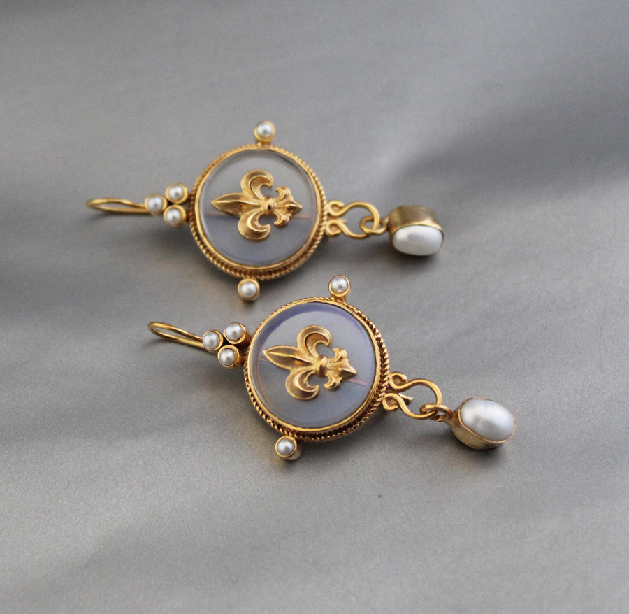 Fleur-de-lis Intaglio Earrings, Victorian Bridal Style, Gold Plated, photo 9