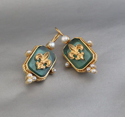 Green Fleur-de-lis Intaglio Earrings, Victorian Style, Minimal Gold, photo 4