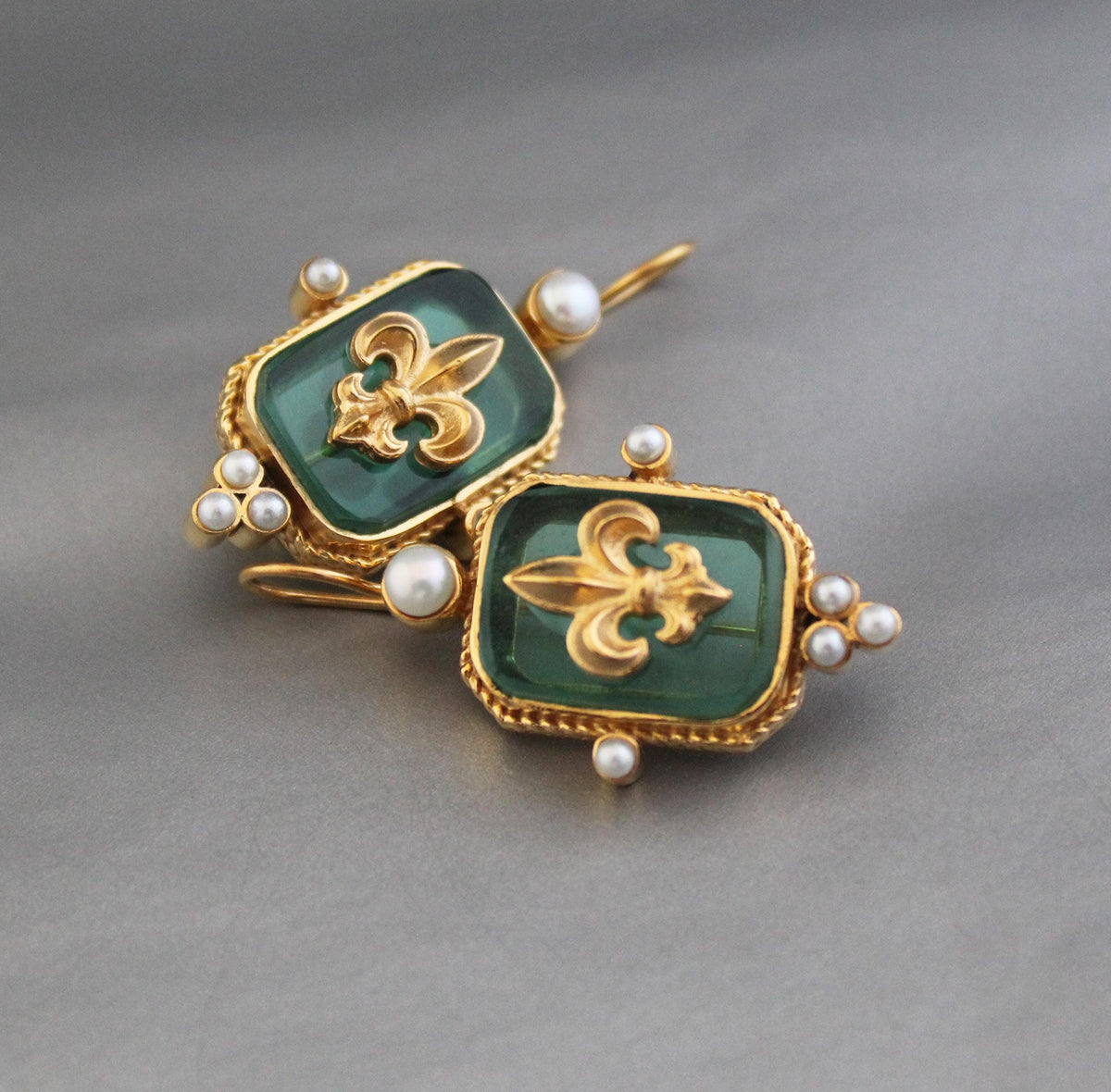 Green Fleur-de-lis Intaglio Earrings, Victorian Style, Minimal Gold, photo 5