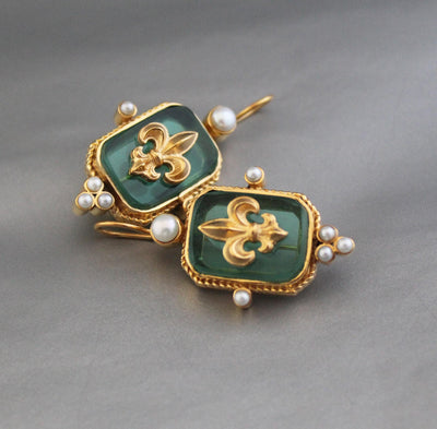Green Fleur-de-lis Intaglio Earrings, Victorian Style, Minimal Gold, photo 5