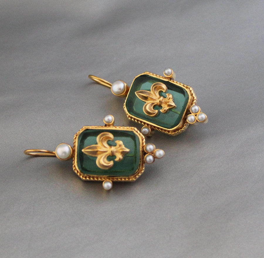Green Fleur-de-lis Intaglio Earrings, Victorian Style, Minimal Gold, photo 7