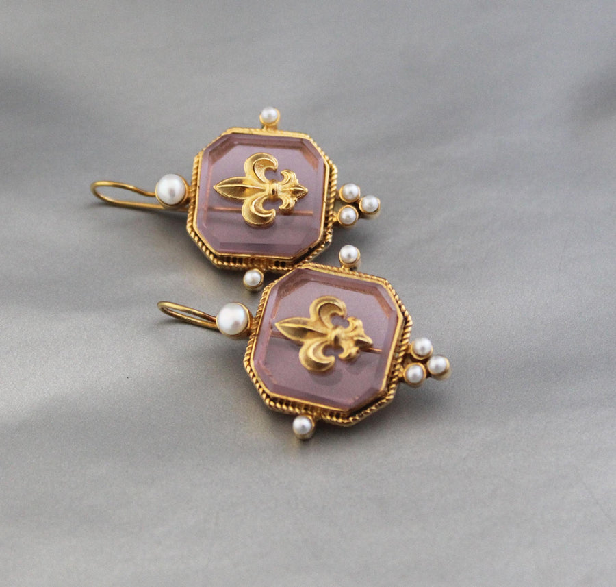 Fleur-de-lis Intaglio Glass Earrings, Victorian Pearl Dangles, Gold Plated, photo 5