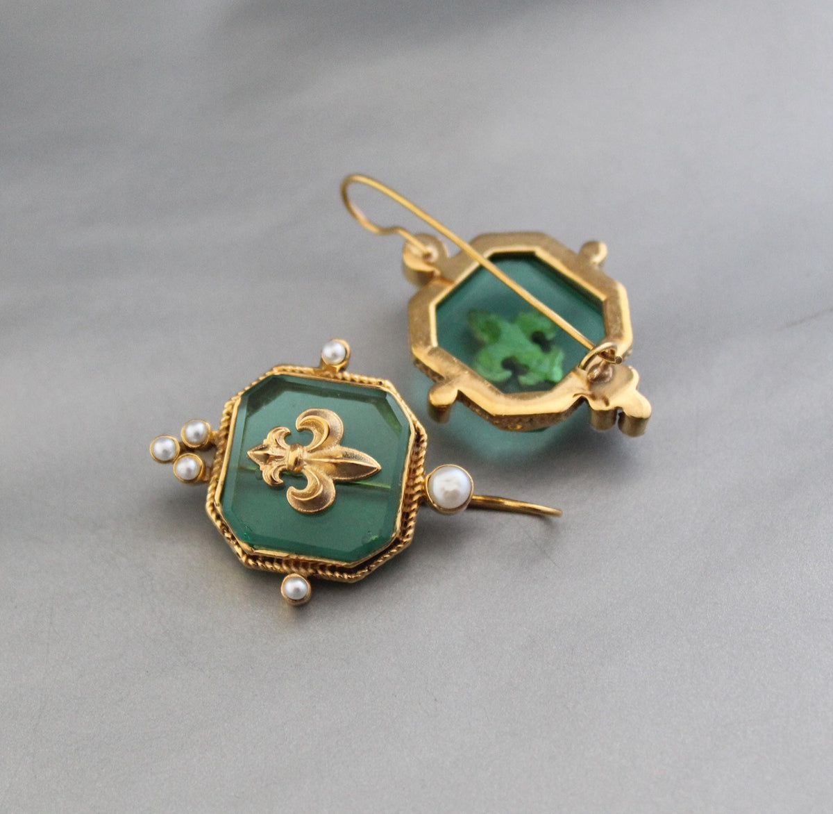 Green Fleur-de-lis Intaglio Earrings, Victorian Style, Gold Plated