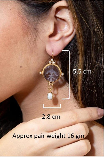Fleur-de-lis Intaglio Glass Earrings, Victorian Art Deco Style, Gold Plated, photo 3
