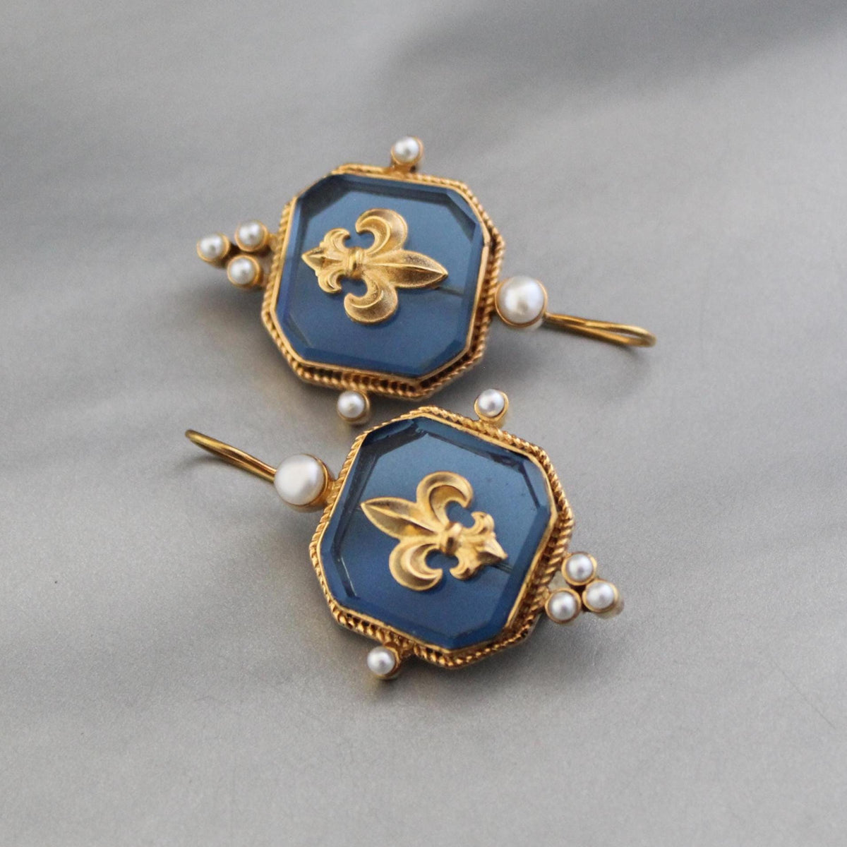 Blue Fleur-de-lis Intaglio Earrings, Victorian Style, Gold Plated, photo 2