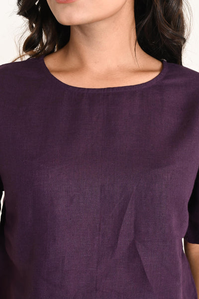Linen Casual Top, Short Sleeve: close-up of Dark Plum top round neckline