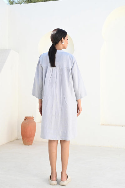 Linen Tunic Dress, Long Sleeve Loose Fit: back view of Light Grey long sleeve linen tunic dress with clay pot