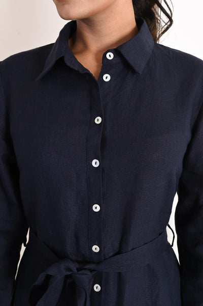 Long Sleeve Linen Maxi Dress with Belt: close-up of collar, buttons and tie belt on Navy Blue linen maxi dress
