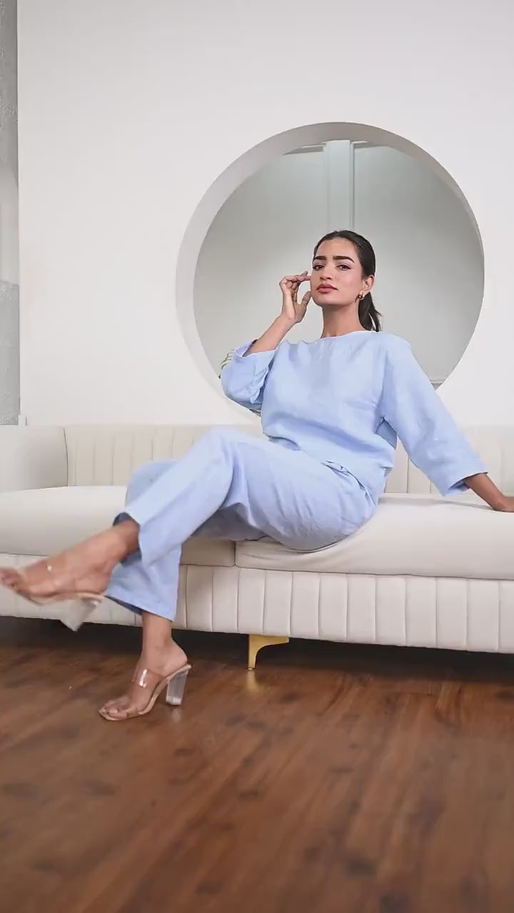 Light Blue Linen Top: Relaxed Fit 3/4 Sleeve Blouse