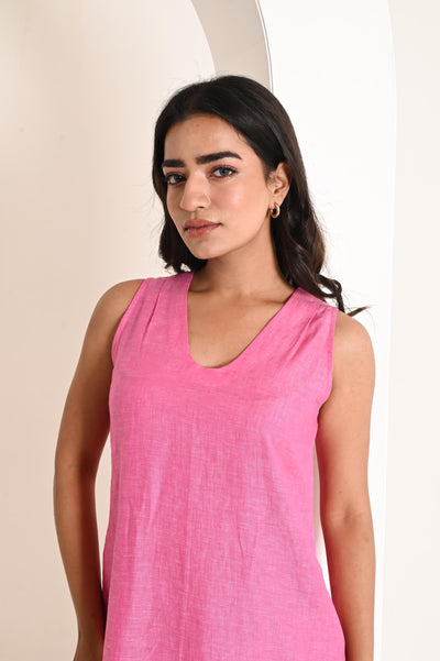 Sleeveless V-Neck Linen Dress: close-up of V neckline on Bubblegum Pink sleeveless linen dress