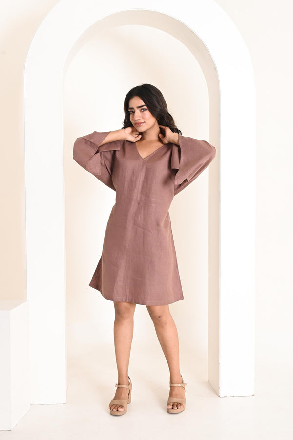 Straight Linen Dress, Waist Tie: woman in Burnt Wood straight linen dress with bell sleeves, arms out
