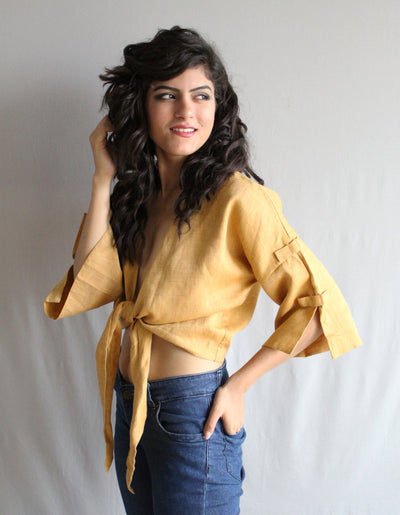 Tie Front Linen Top, Retro Style: smiling over shoulder in Honey tie front top and jeans