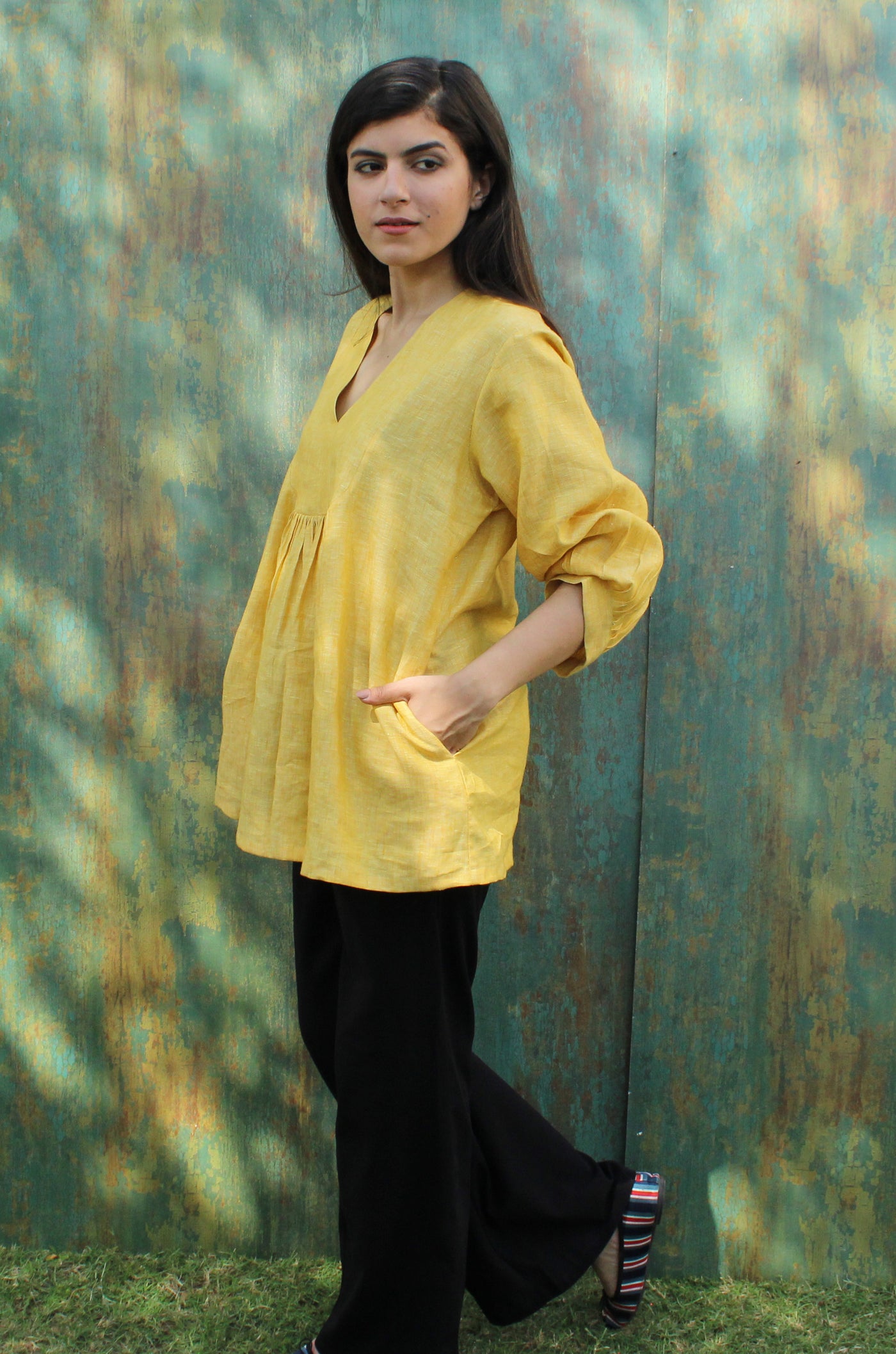 A shape linen blouse