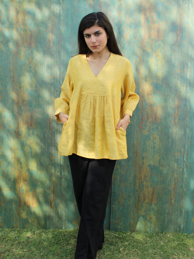 A shape linen blouse