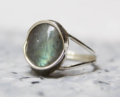 Rainbow Labradorite Ring, Oval Gemstone Ring, Cocktail Ring, Designer Ring, Wire wrapped Ring, bridesmaid gift, birthday gift, gift for her