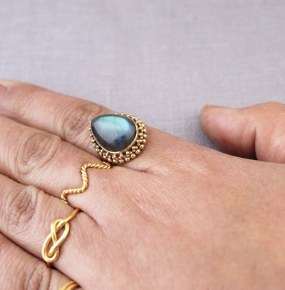 Labradorite Ring, Statement Ring, Rainbow Labradorite, 14k Gold Filled Ring, Pear stone Ring, Deco Handmade Ring, Bridesmaid Jewelry, Boho