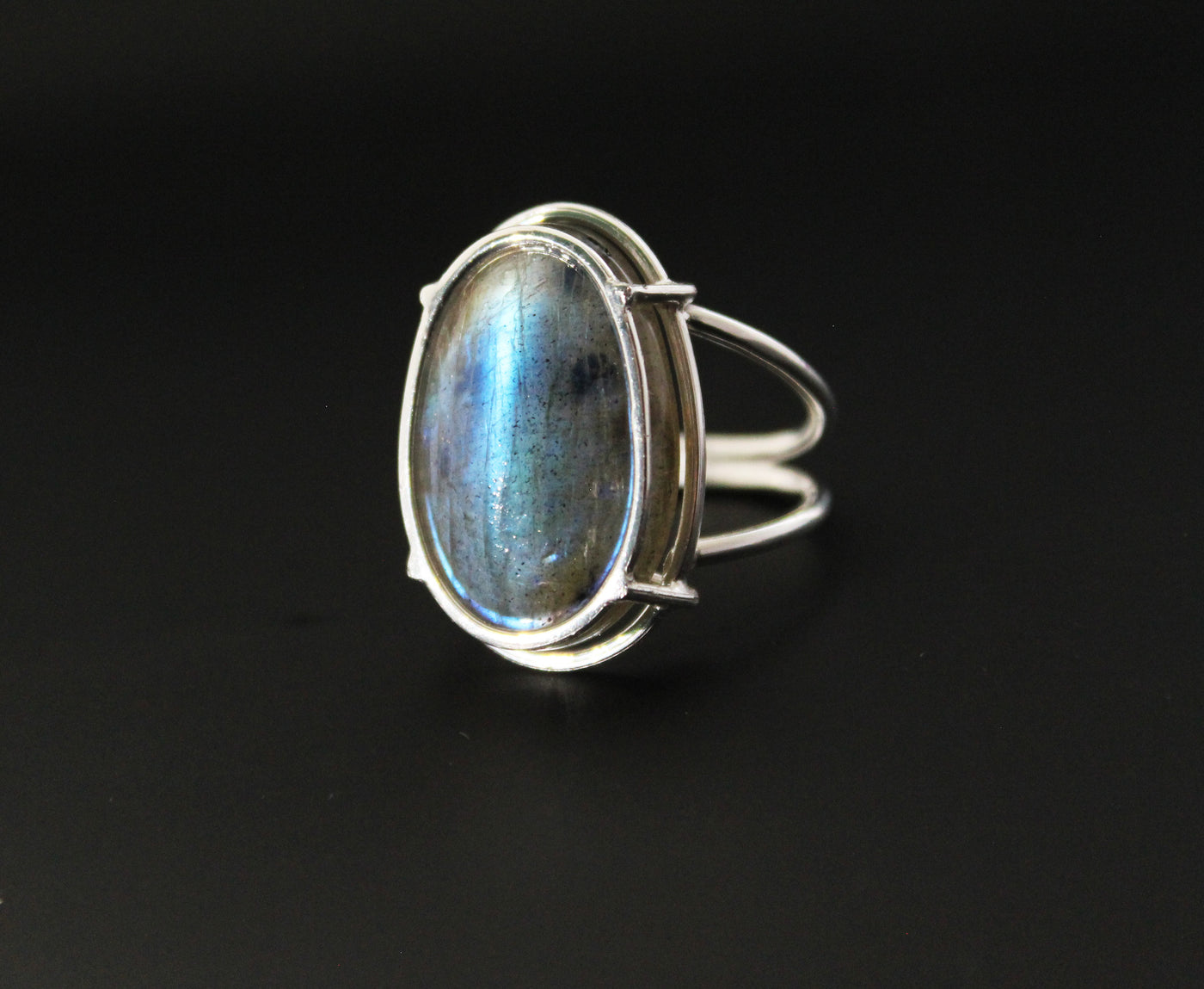Labradorite Ring, Sterling Silver 925, Tumble Large Women Ring, Rainbow Labradorite Ring, Blue Sheen ring, Rainbow Labradorite Ring, Boho