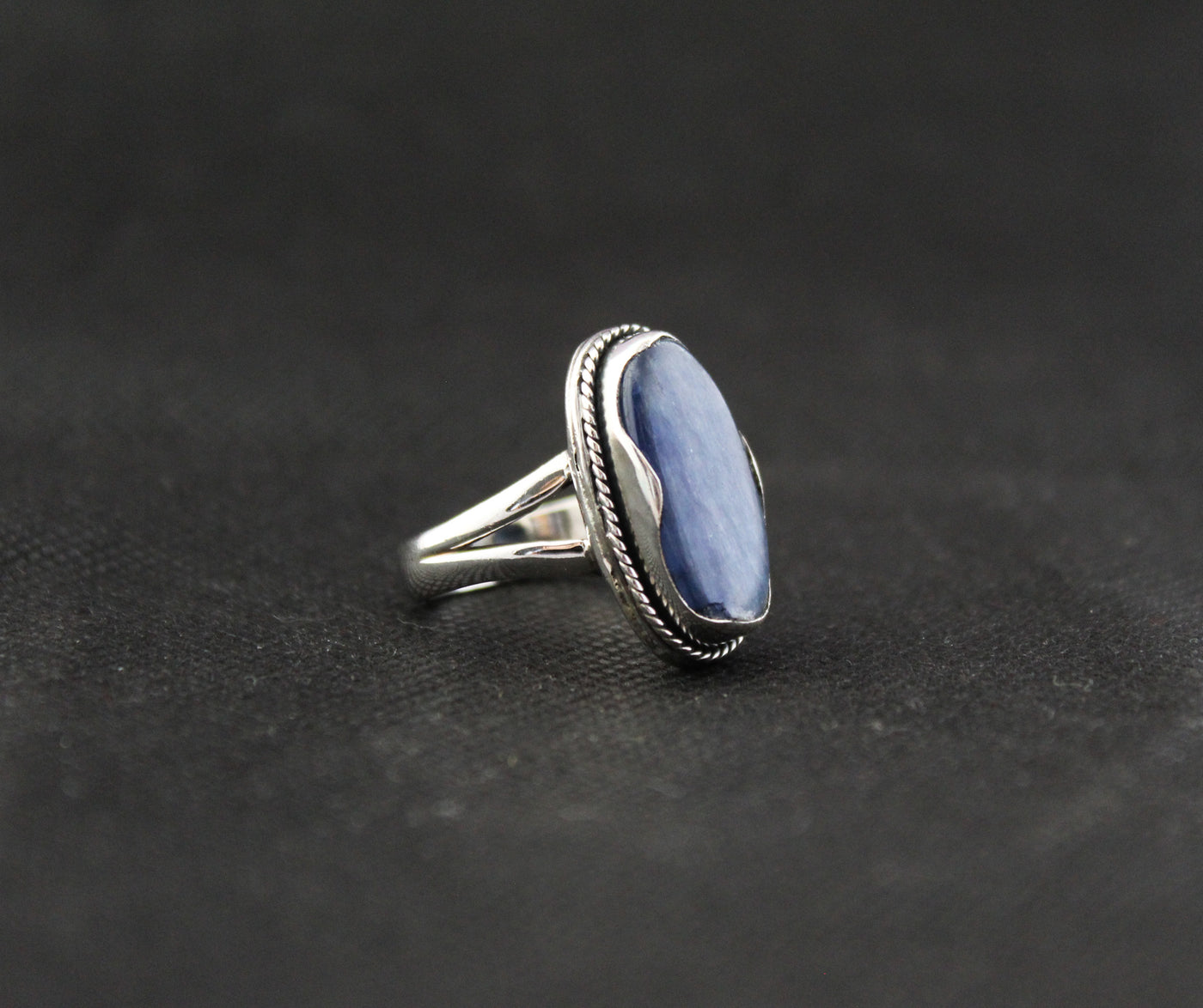 Blue Kyanite Ring, Deep Blue Ring,Sterling Silver Ring,Vintage ring, Blue Gem Ring, Blue Gem Jewelry, Art Deco Ring,Solitaire ring,Large gem