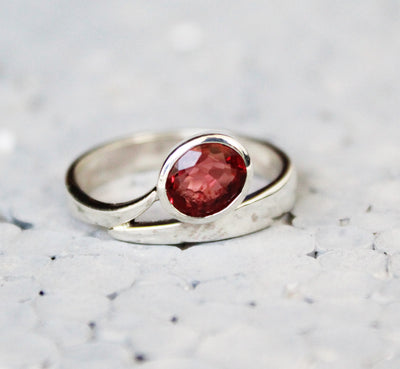 Natural Spinel Ring, August Birthstone, Rare Spinel ring, Oval gemstone ring, Designer ring, Anniversary ring, Engagement Ring, bridesmaid