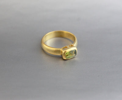14k Gold Peridot Baguette Ring, Art Deco Ring, Yellow Gold , August Birthstone, Cocktail Green stone ring, Rectangle Ring, Gemstone Ring