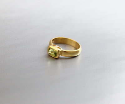 14k Gold Peridot Baguette Ring, Art Deco Ring, Yellow Gold , August Birthstone, Cocktail Green stone ring, Rectangle Ring, Gemstone Ring