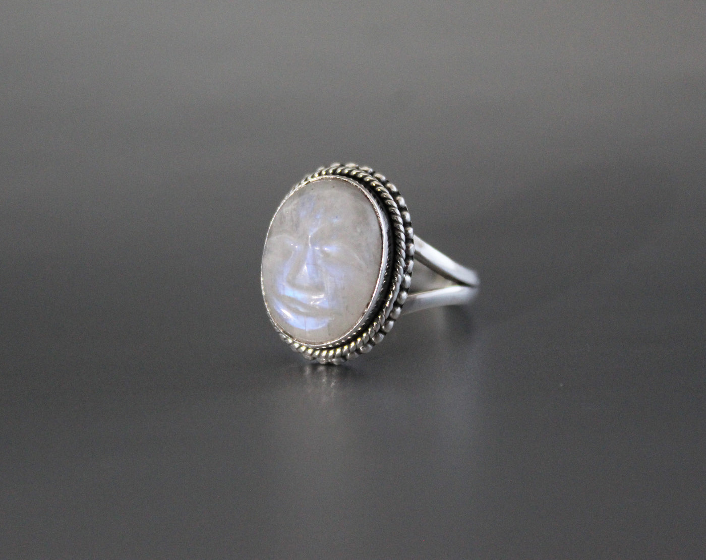 Rainbow moonstone Ring,Blue Flash Ring,Moon Face Ring,Crescent Moon Ring,Sterling Silver Ring for Women,Celestial Jewelry,Moon Ring,Boho