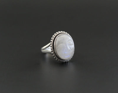 Rainbow moonstone Ring,Blue Flash Ring,Moon Face Ring,Crescent Moon Ring,Sterling Silver Ring for Women,Celestial Jewelry,Moon Ring,Boho