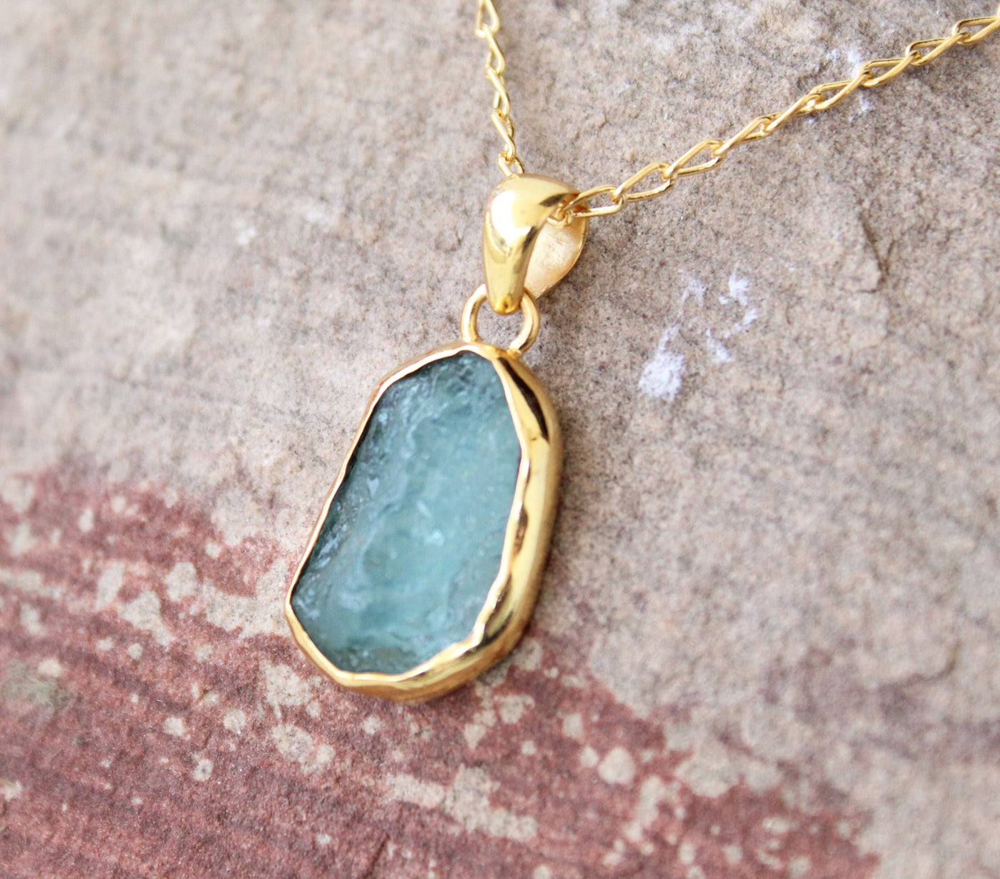 Raw Aquamarine Necklace, March Birthstone, Rough Aquamarine Pendant, Genuine Gemstone Crystal Necklace,Pisces Zodiac,Healing crystals stones